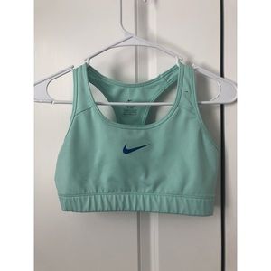 Nike Women’s Bra Size M